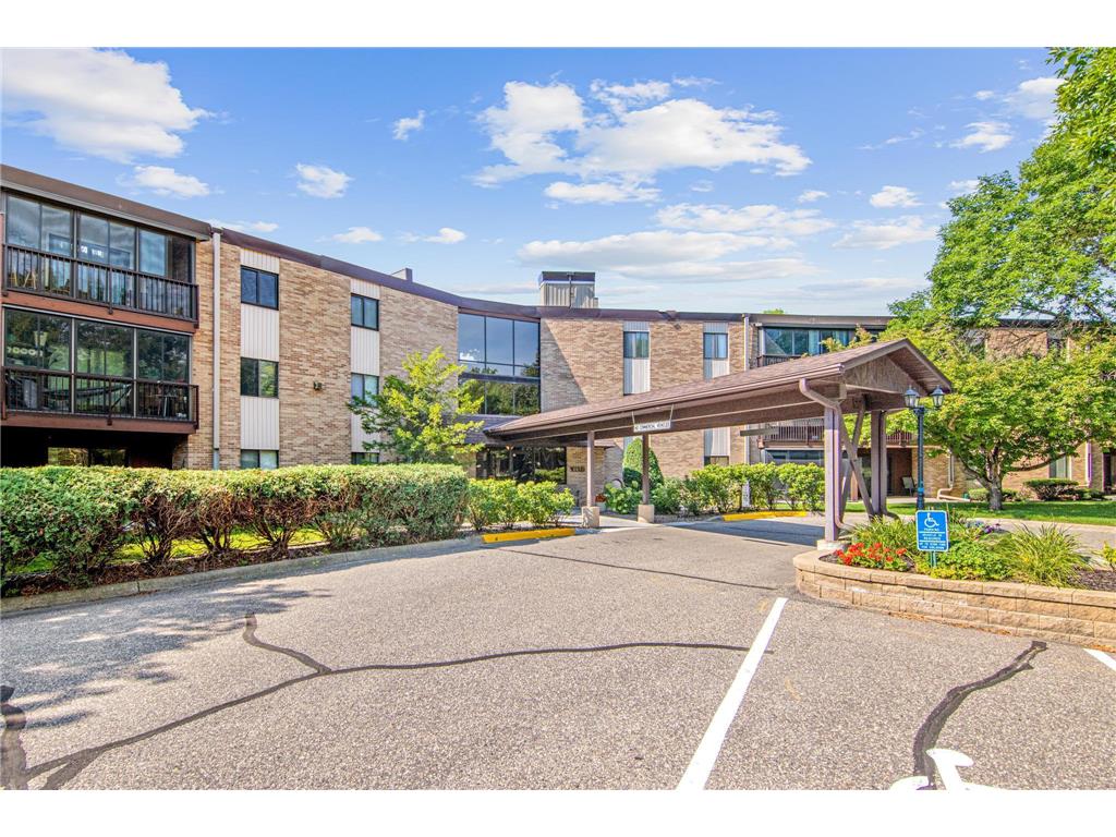 2670 Oxford Street N 235, Roseville, MN 55113 MLS 6180544 Edina