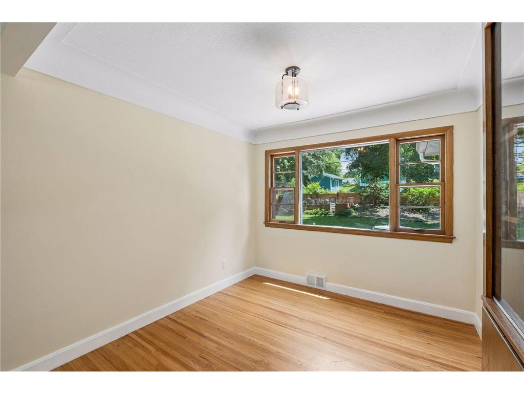 2670 Regent Avenue N Golden Valley MN 55422 7088959 image10