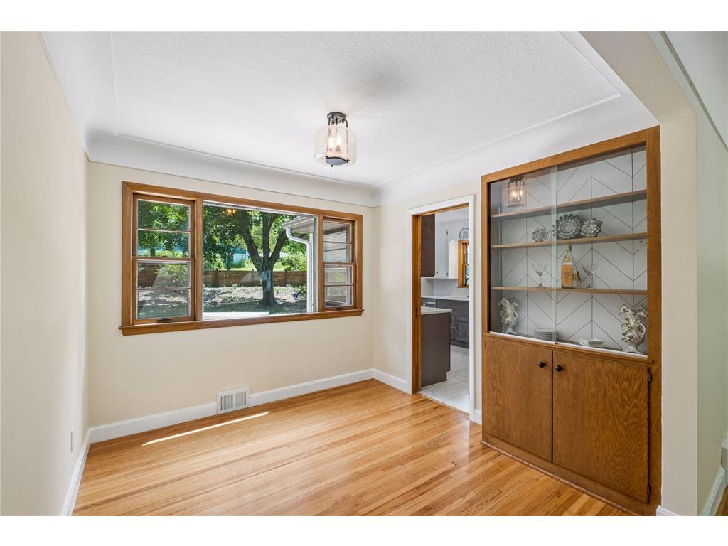 2670 Regent Avenue N Golden Valley MN 55422 7088959 image11
