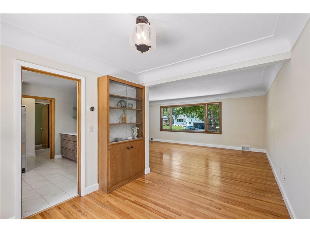 2670 Regent Avenue N Golden Valley MN 55422 7088959 image12