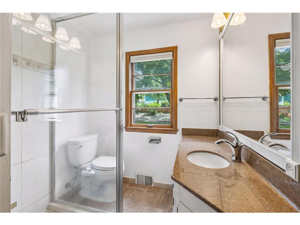 2670 Regent Avenue N Golden Valley MN 55422 7088959 image13