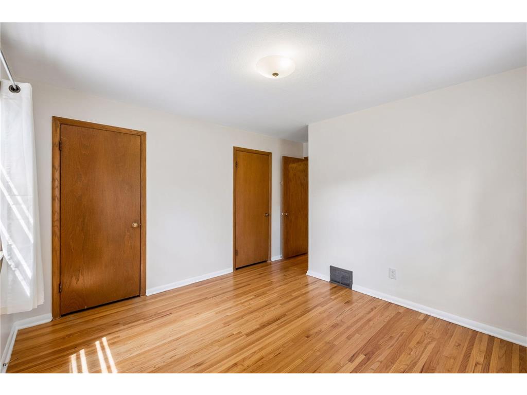 2670 Regent Avenue N Golden Valley MN 55422 7088959 image17