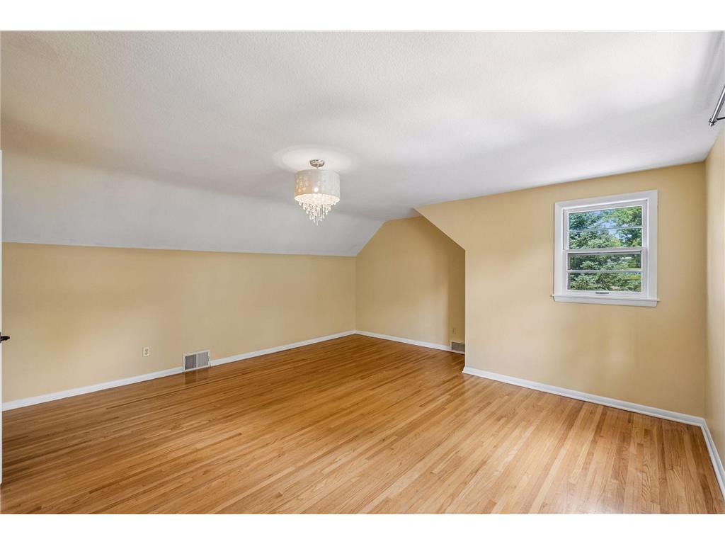 2670 Regent Avenue N Golden Valley MN 55422 7088959 image19