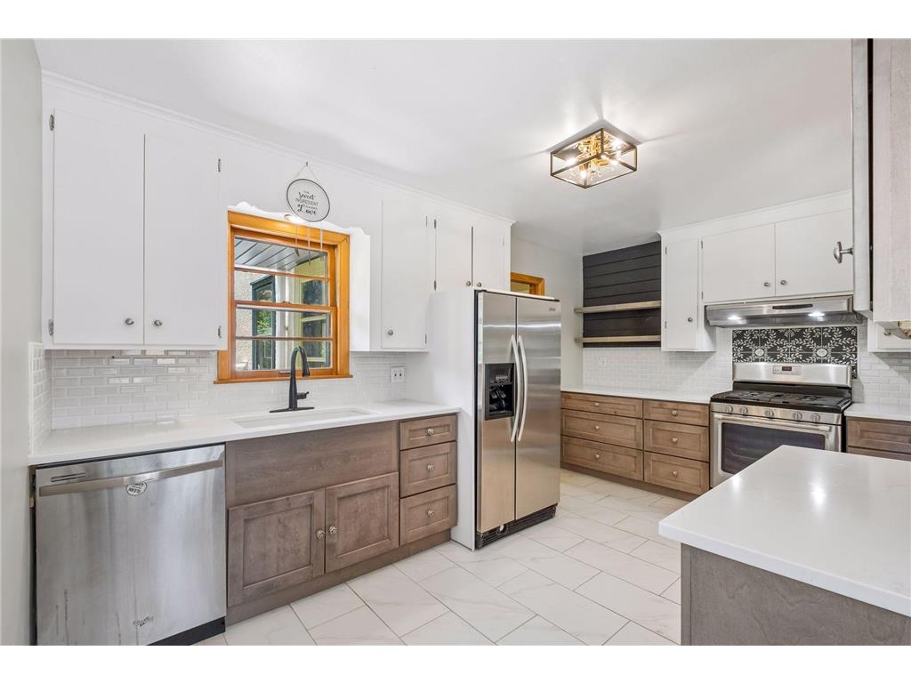 2670 Regent Avenue N Golden Valley MN 55422 7088959 image2
