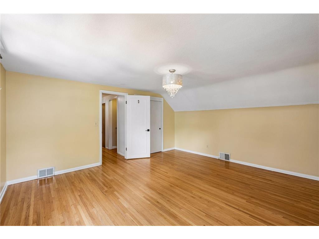 2670 Regent Avenue N Golden Valley MN 55422 7088959 image20