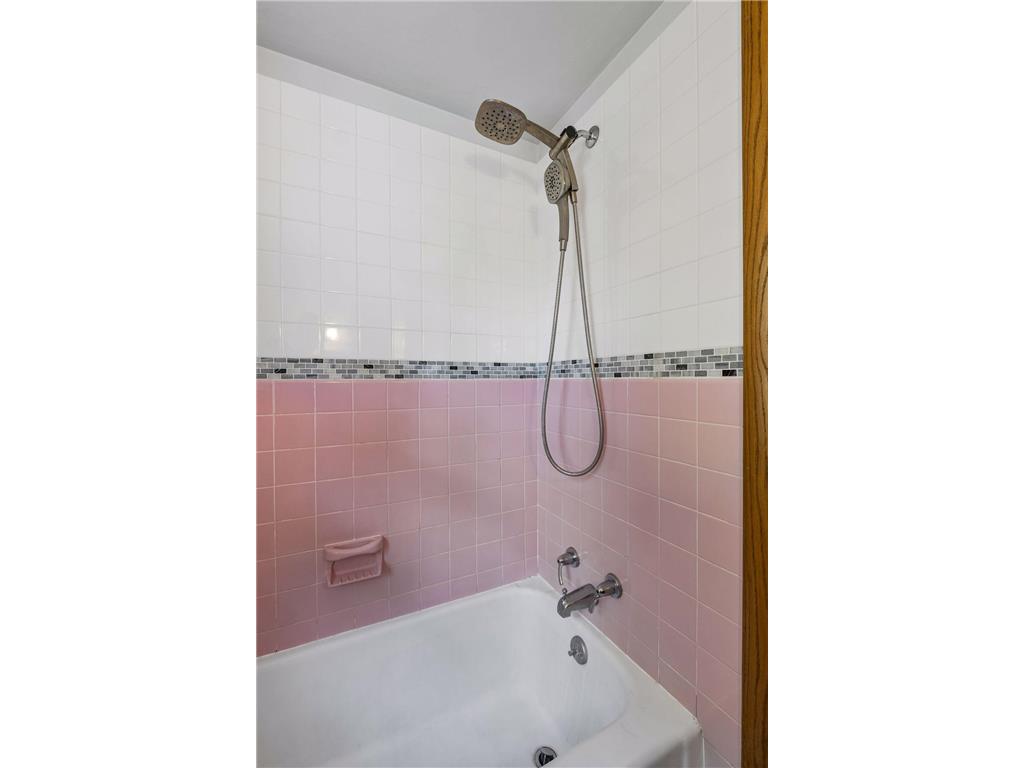 2670 Regent Avenue N Golden Valley MN 55422 7088959 image24