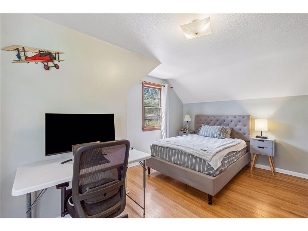 2670 Regent Avenue N Golden Valley MN 55422 7088959 image25