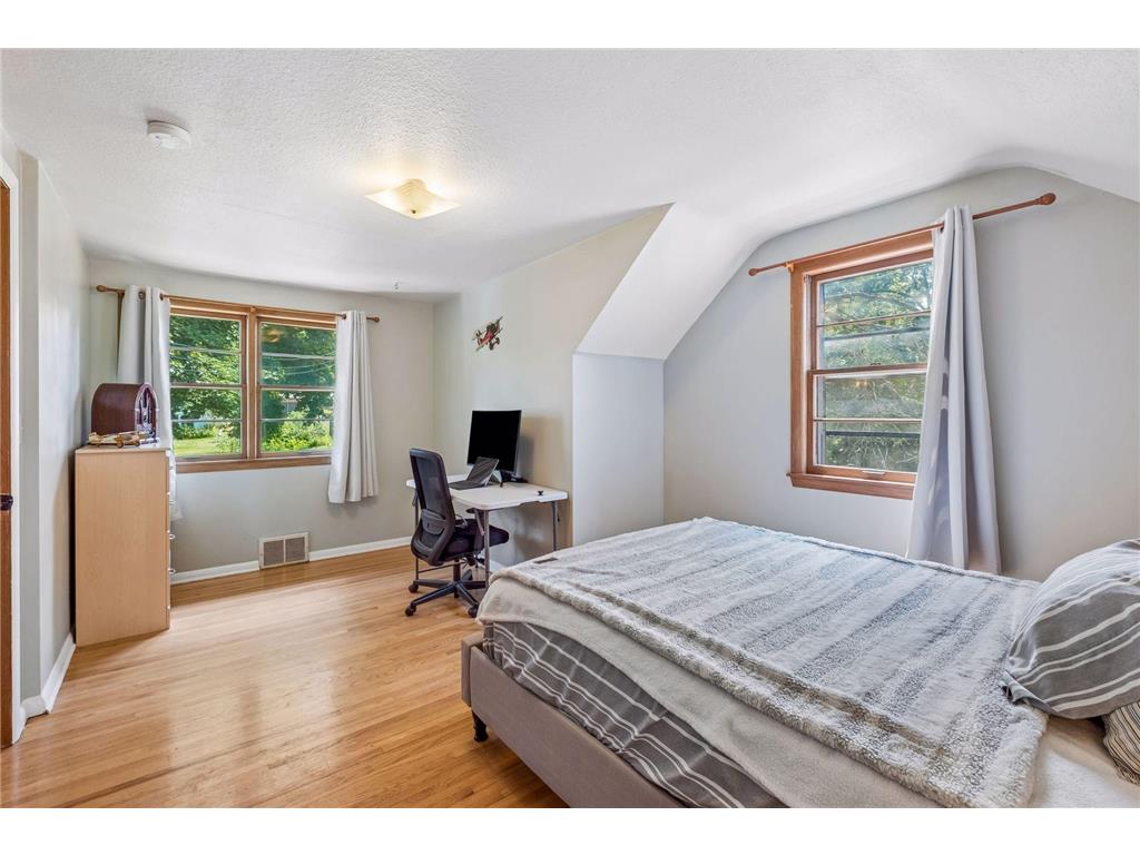 2670 Regent Avenue N Golden Valley MN 55422 7088959 image26