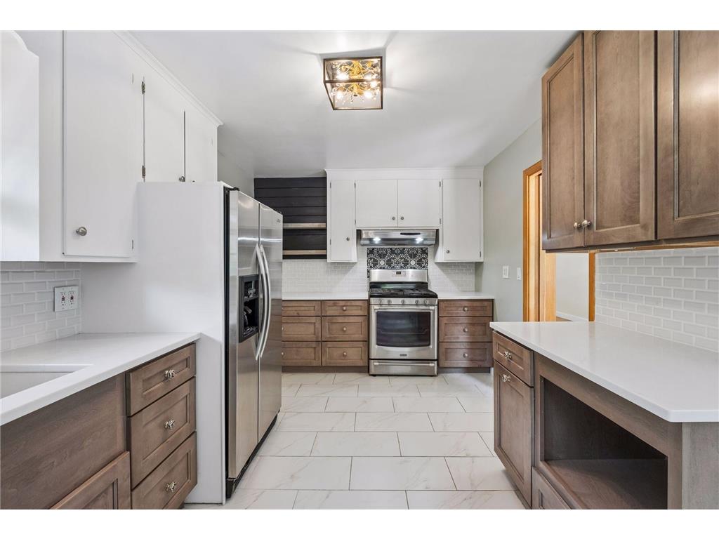 2670 Regent Avenue N Golden Valley MN 55422 7088959 image3