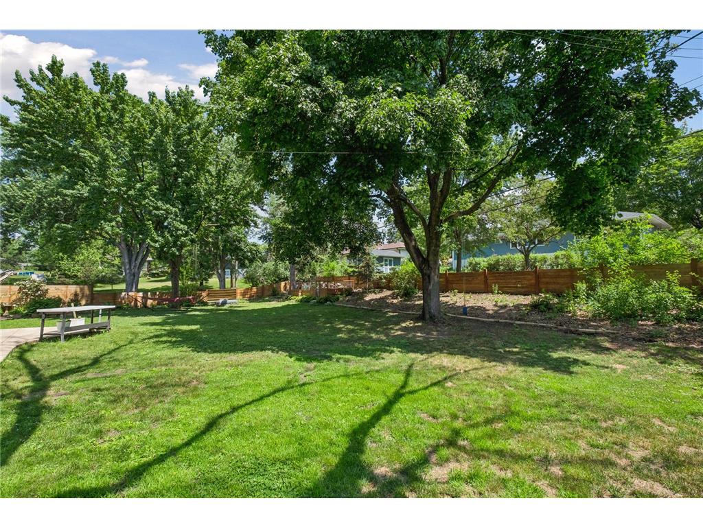 2670 Regent Avenue N Golden Valley MN 55422 7088959 image39