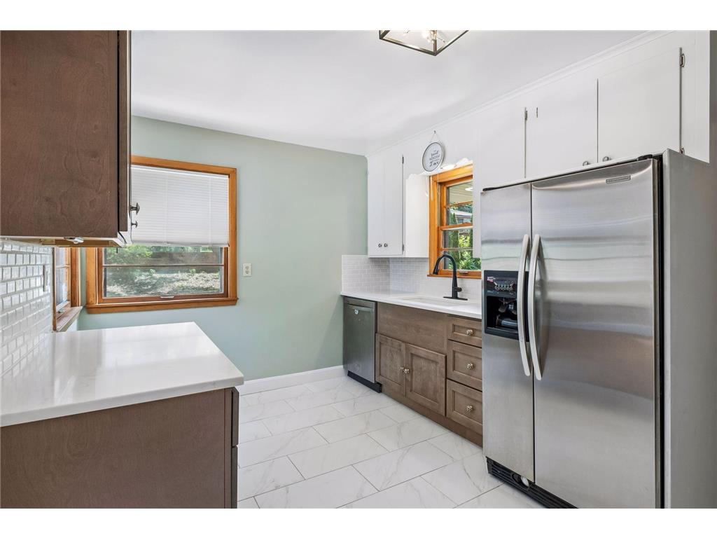 2670 Regent Avenue N Golden Valley MN 55422 7088959 image4