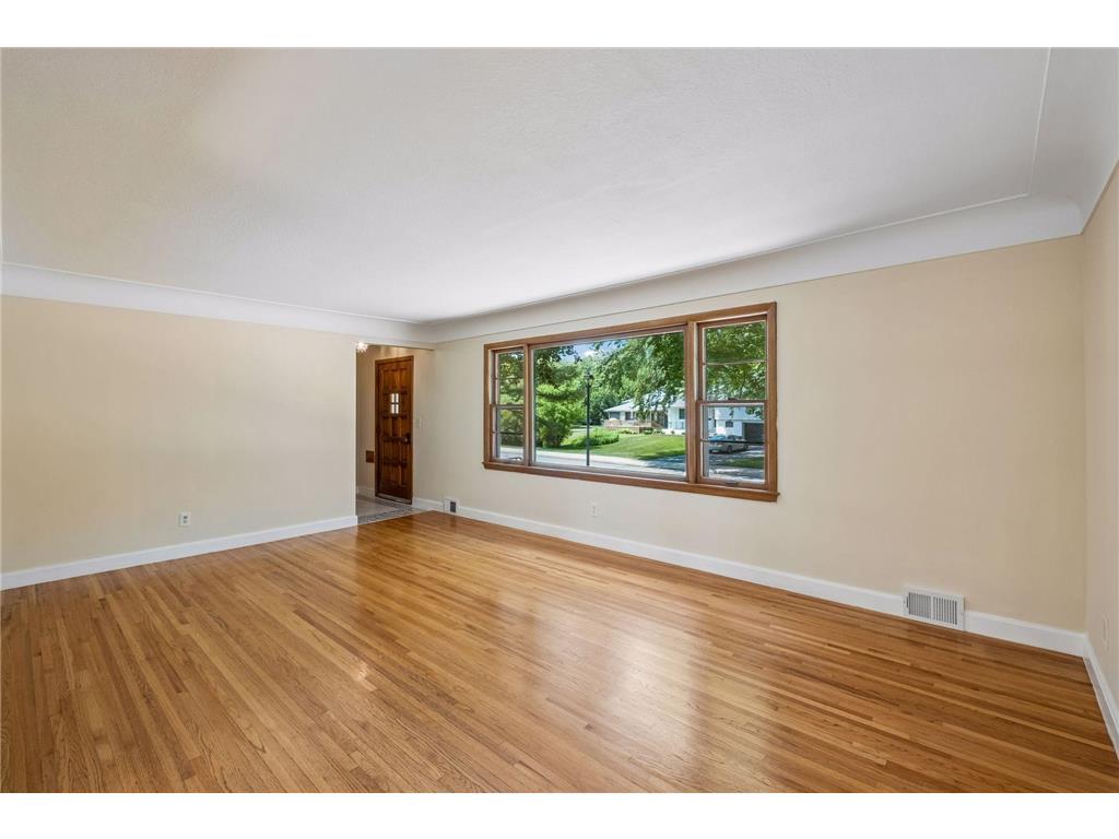 2670 Regent Avenue N Golden Valley MN 55422 7088959 image6