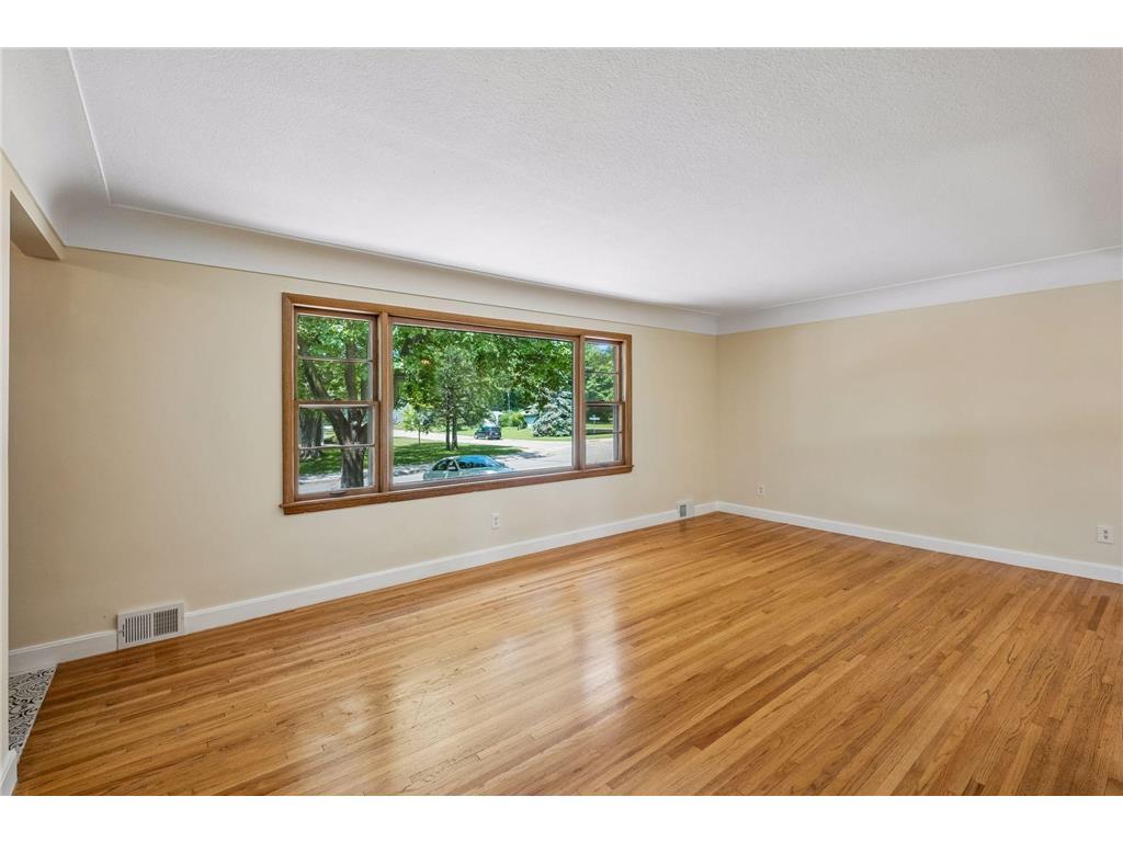 2670 Regent Avenue N Golden Valley MN 55422 7088959 image9