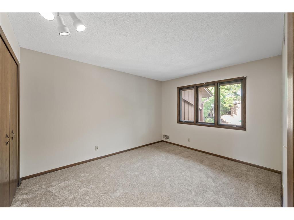 2671 Sumac Ridge White Bear Lake MN 55110 7010903 image12