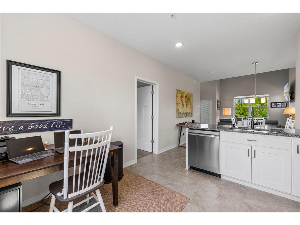 2673 New Century Place E Maplewood MN 55119 7082866 image23