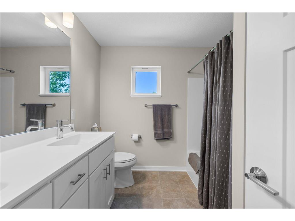2673 New Century Place E Maplewood MN 55119 7082866 image35