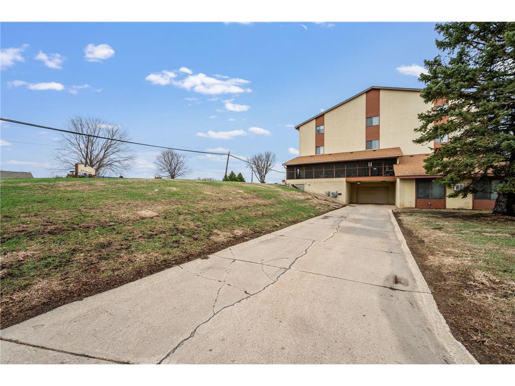 2679 Albion Avenue #103 Fairmont MN 56031 7049448 image2