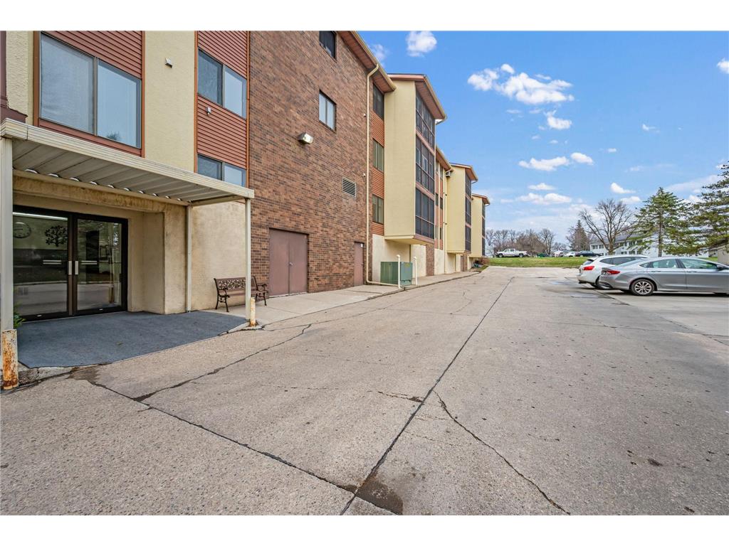 2679 Albion Avenue #103 Fairmont MN 56031 7049448 image3