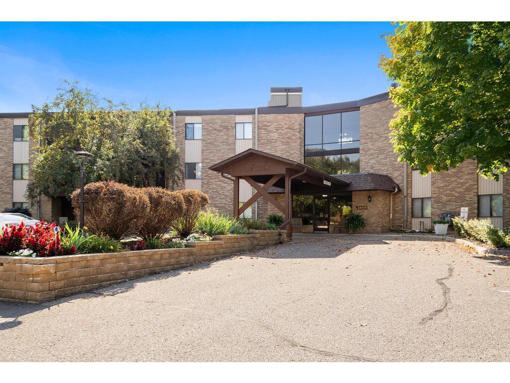 2680 Oxford Street N 114, Roseville, MN, 55113 MLS 6446699 Edina