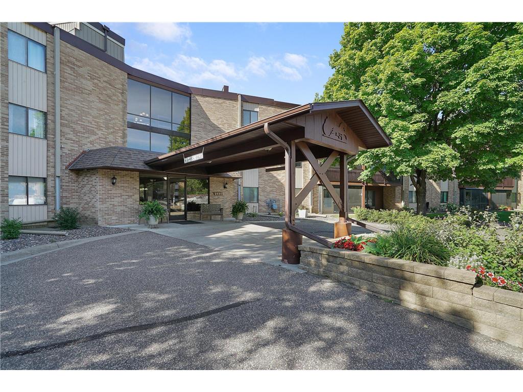 2680 Oxford Street N #140 Roseville MN 55113 - Bennett 6419236 image1