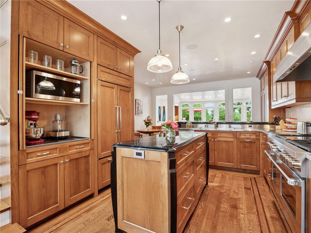 2683 E Lake Of The Isles Parkway Minneapolis MN 55408 - Lake of the Isles 6719204 image17