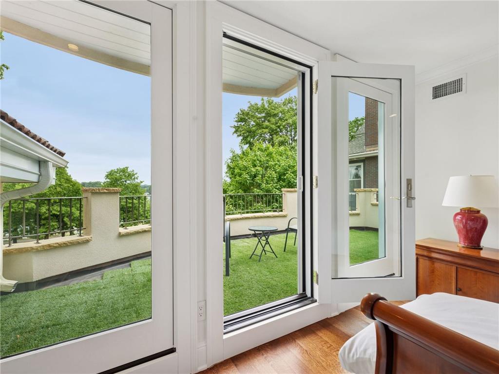 2683 E Lake Of The Isles Parkway Minneapolis MN 55408 - Lake of the Isles 6719204 image26