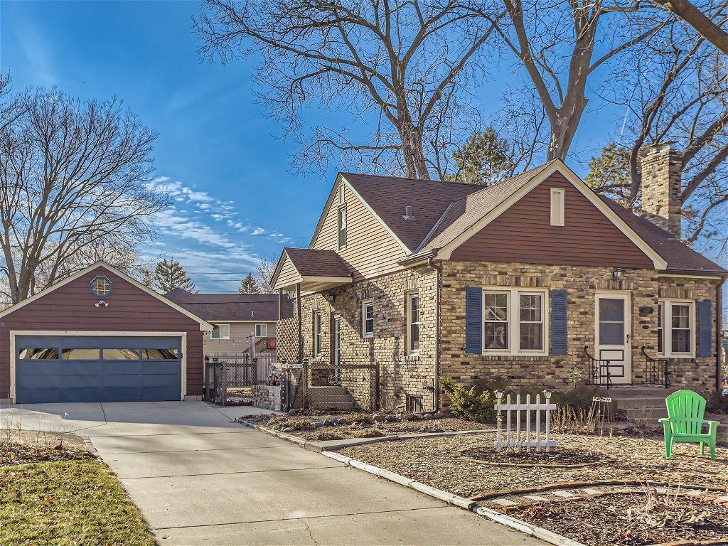 2687 Hamline Avenue N Roseville MN 55113 6498663 image1