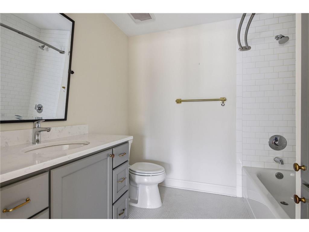 269 Edgewood Lane West Saint Paul MN 55118 7049603 image40