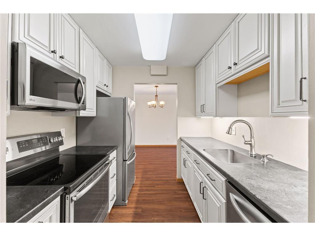 2690 Oxford Street N #201 Roseville MN 55113 6681388 image1