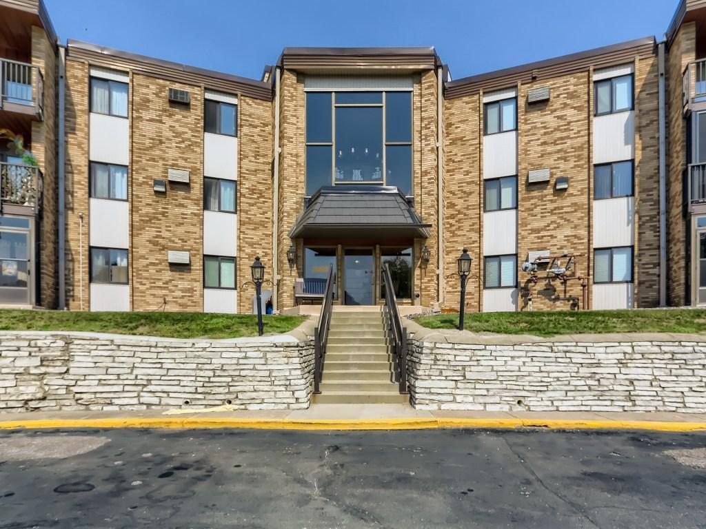 2690 Oxford Street N 231, Roseville, MN 55113 MLS 6257124 Edina