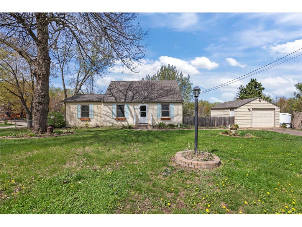 2693 5th Street E Maplewood MN 55119 7064643 image1