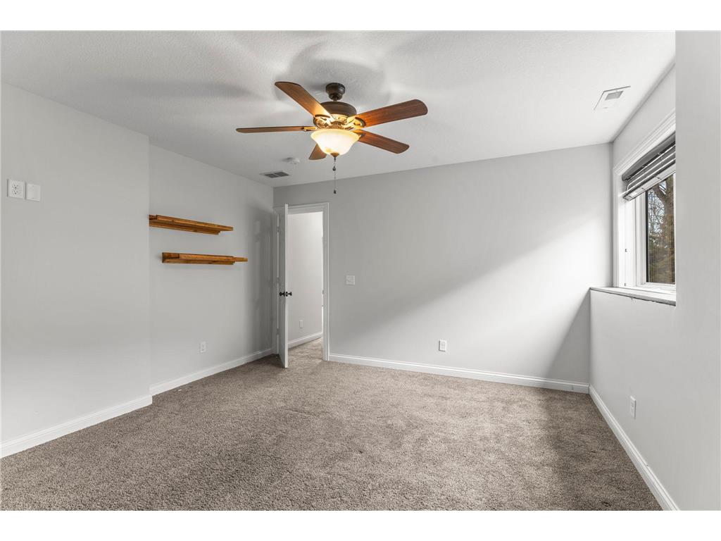 2697 Davis Street S Cambridge MN 55008 7062529 image33