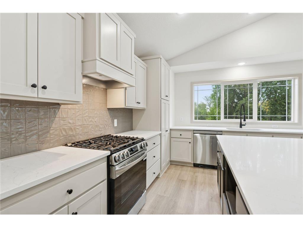 2699 128th Avenue NW Coon Rapids MN 55448 7001801 image3