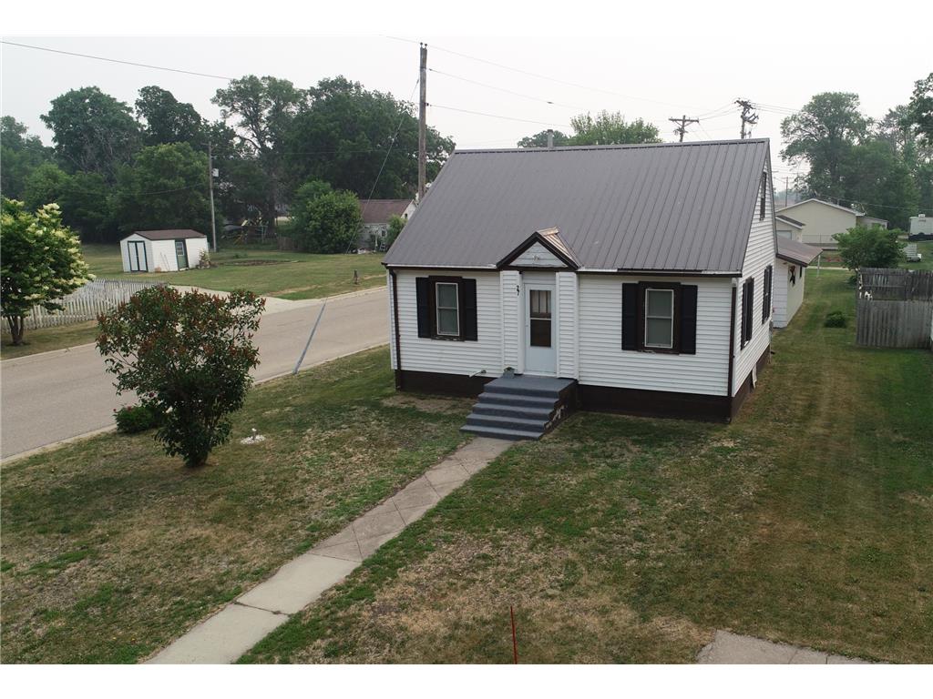 27 2nd Ave NW Elbow Lake MN 56531 6387147 image1