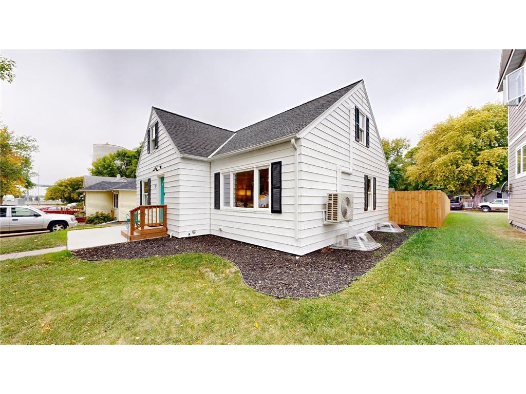 27 Division Street N #airbb Clara City MN 56222 6613990 image7