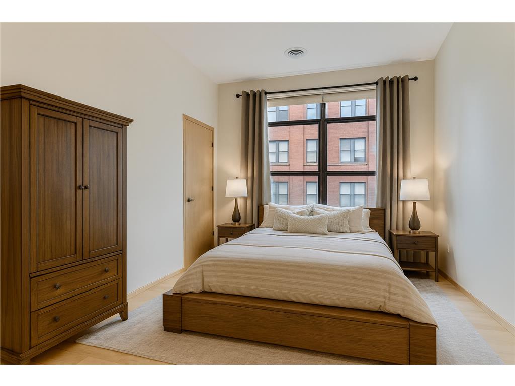 270 4th Street #402 Saint Paul MN 55101 7017351 image4