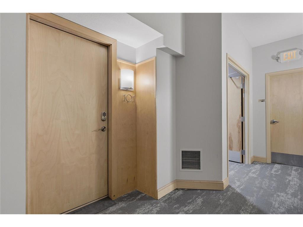 270 4th Street E #101 Saint Paul MN 55101 7008661 image4