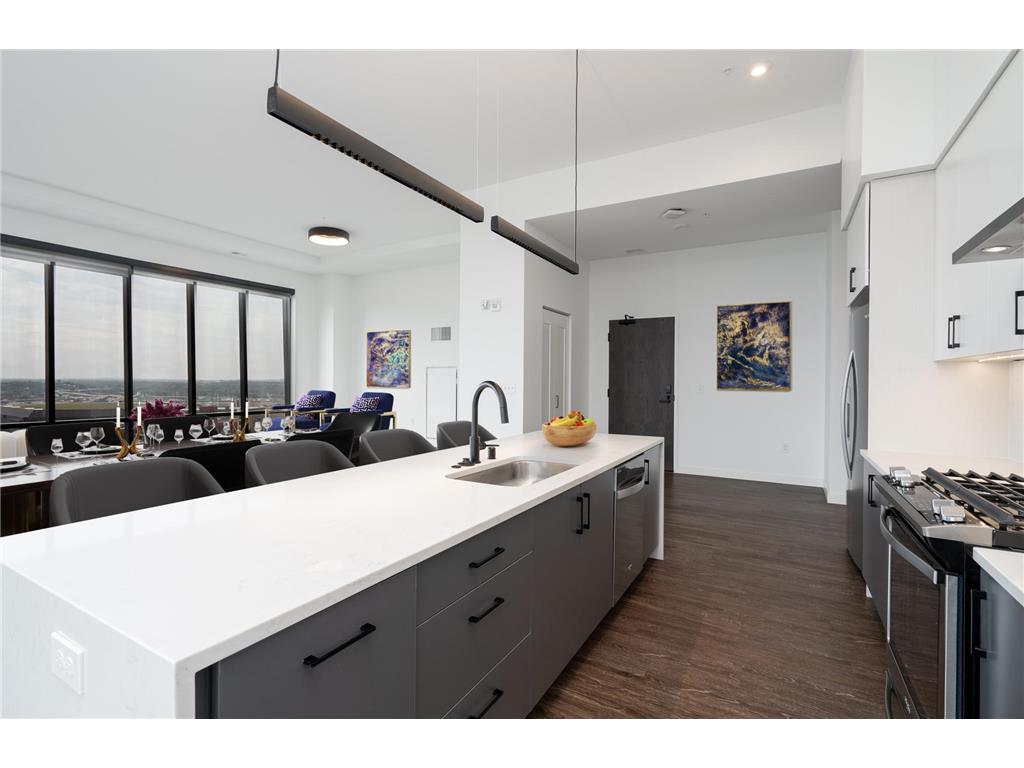 270 Hennepin Avenue #2006 Minneapolis MN 55401 7066942 image2