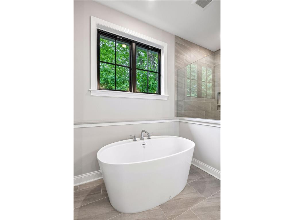 270 Wayzata Boulevard E Wayzata MN 55391 7086874 image22