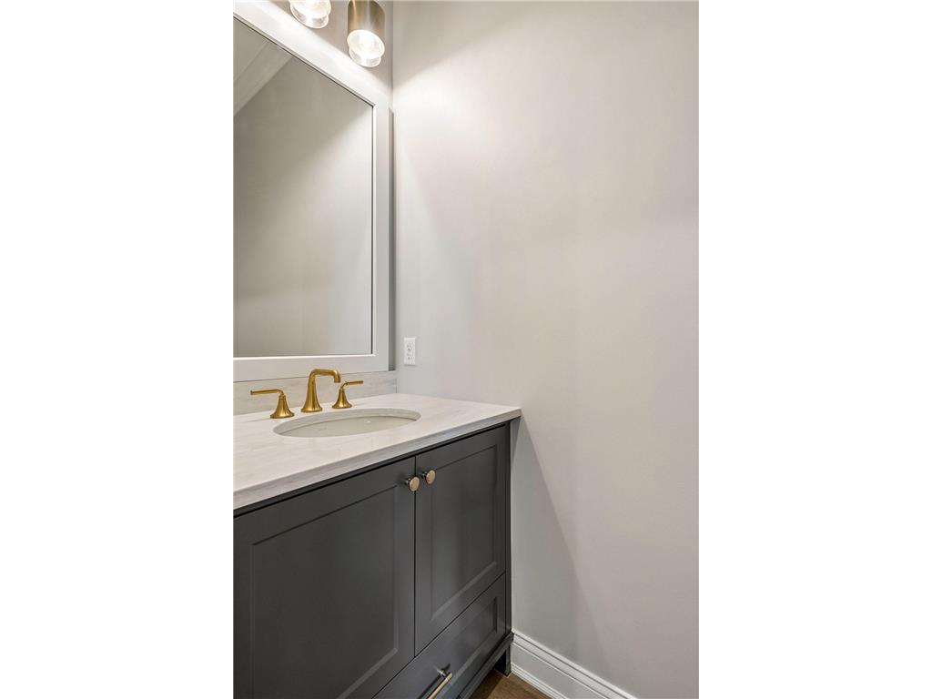 270 Wayzata Boulevard E Wayzata MN 55391 7086874 image28