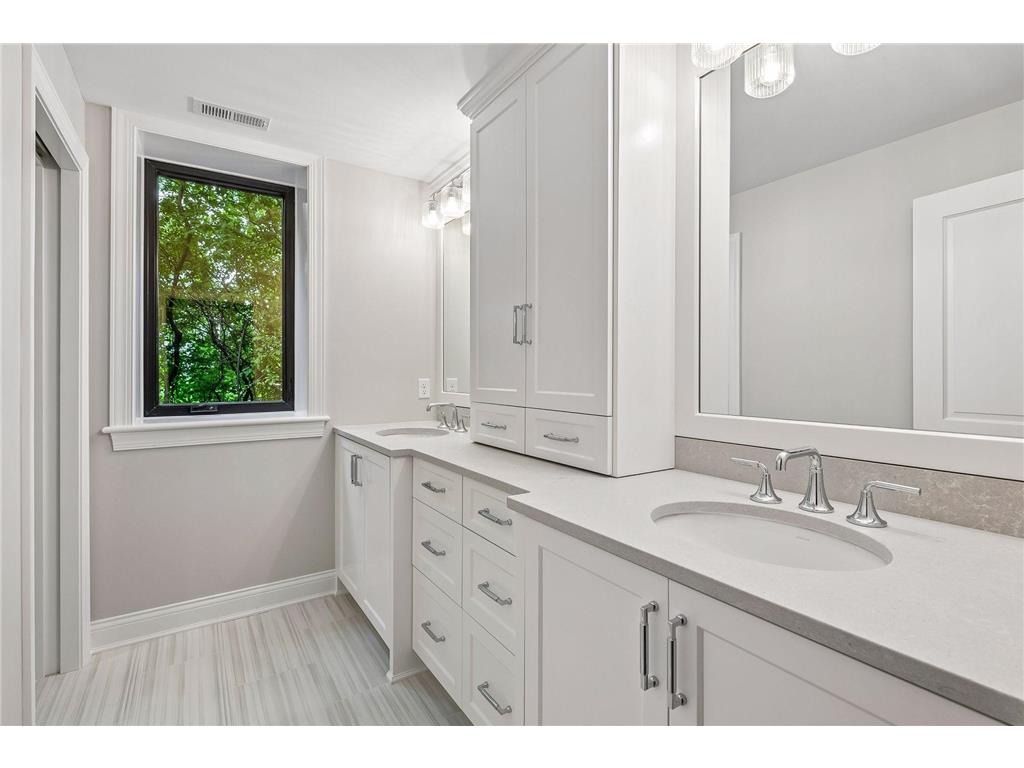 270 Wayzata Boulevard E Wayzata MN 55391 7086874 image38
