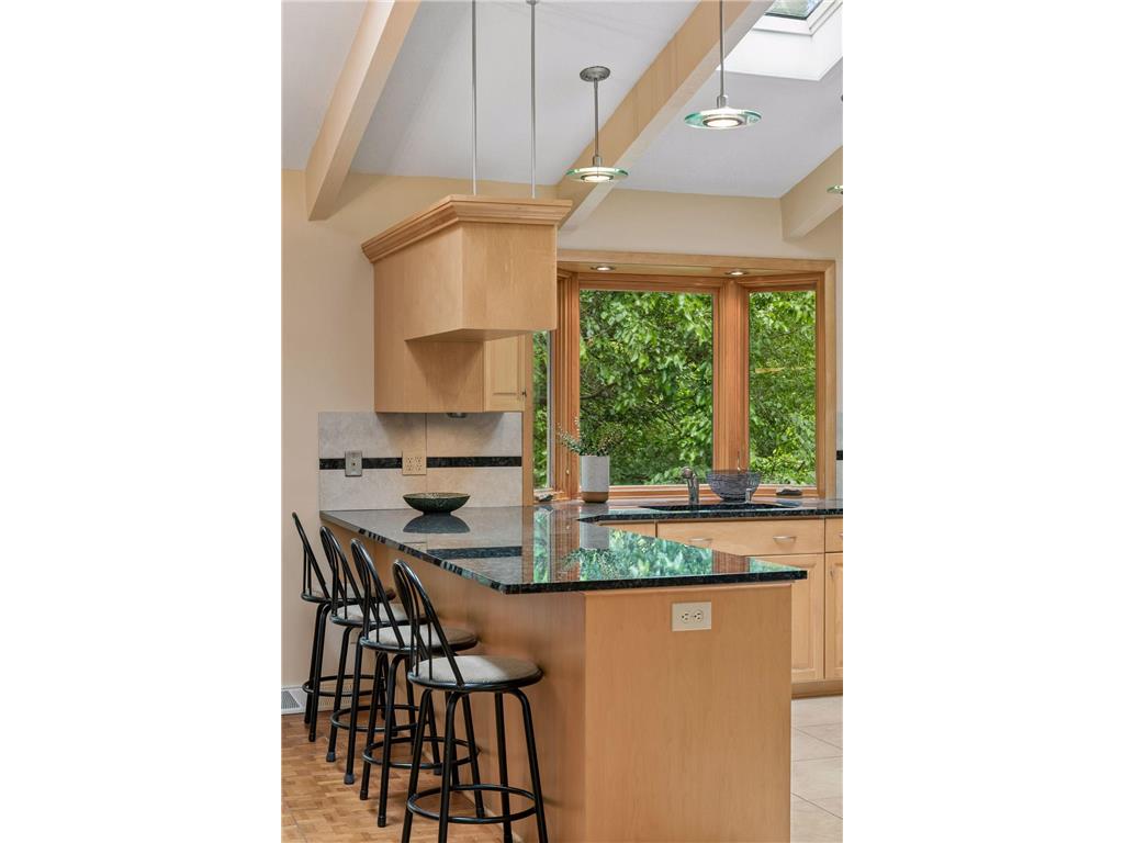 2700 Kyle Avenue N Golden Valley MN 55422 7095211 image14