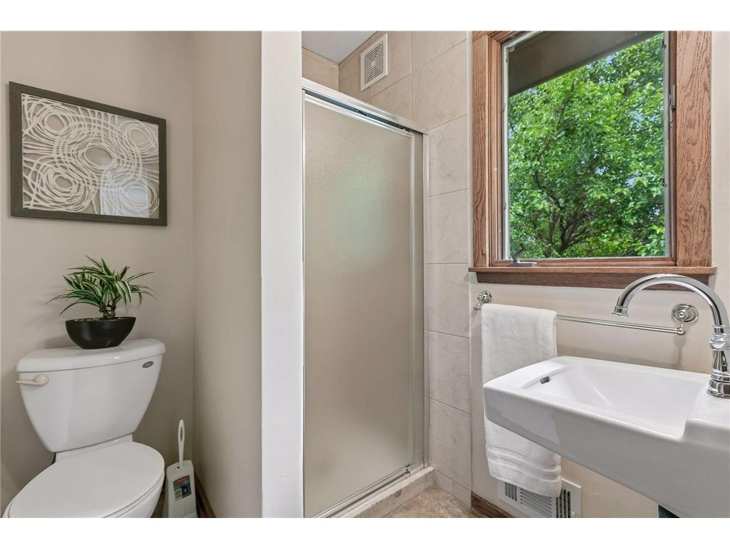 2700 Kyle Avenue N Golden Valley MN 55422 7095211 image21