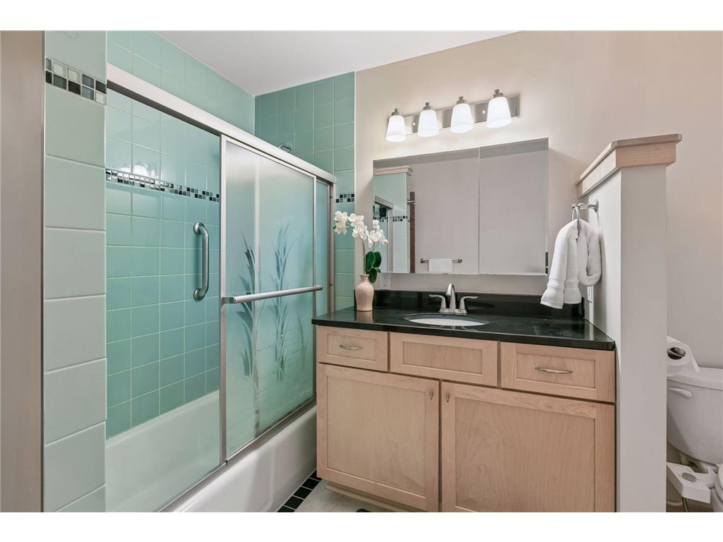 2700 Kyle Avenue N Golden Valley MN 55422 7095211 image24