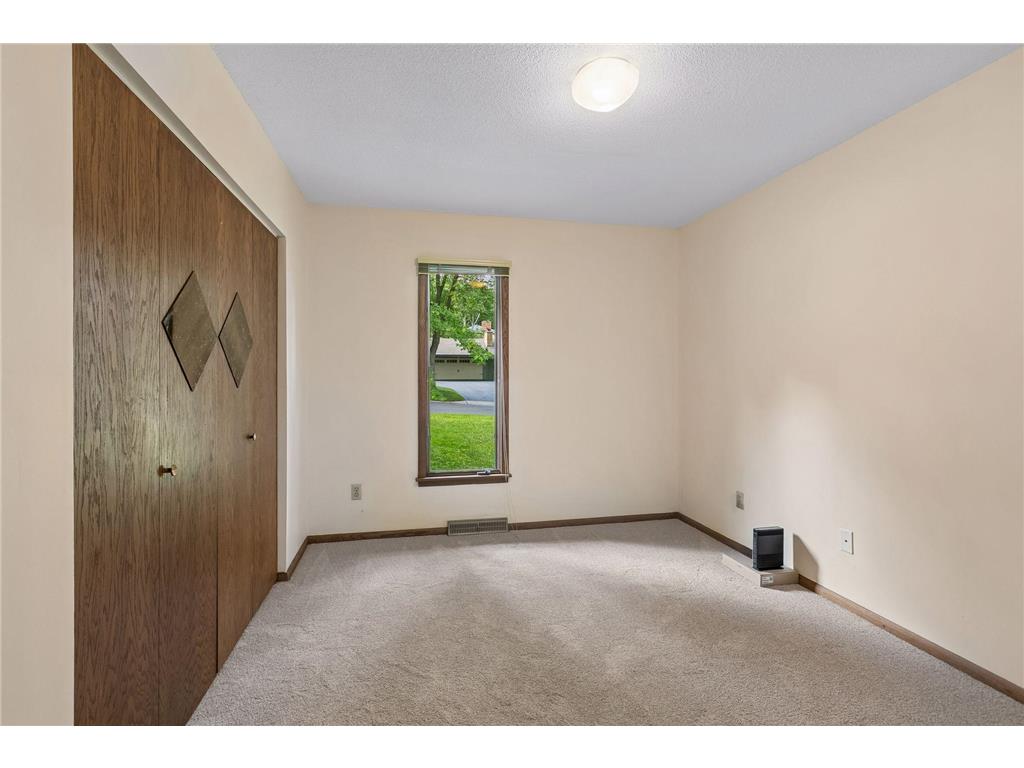 2700 Kyle Avenue N Golden Valley MN 55422 7095211 image25