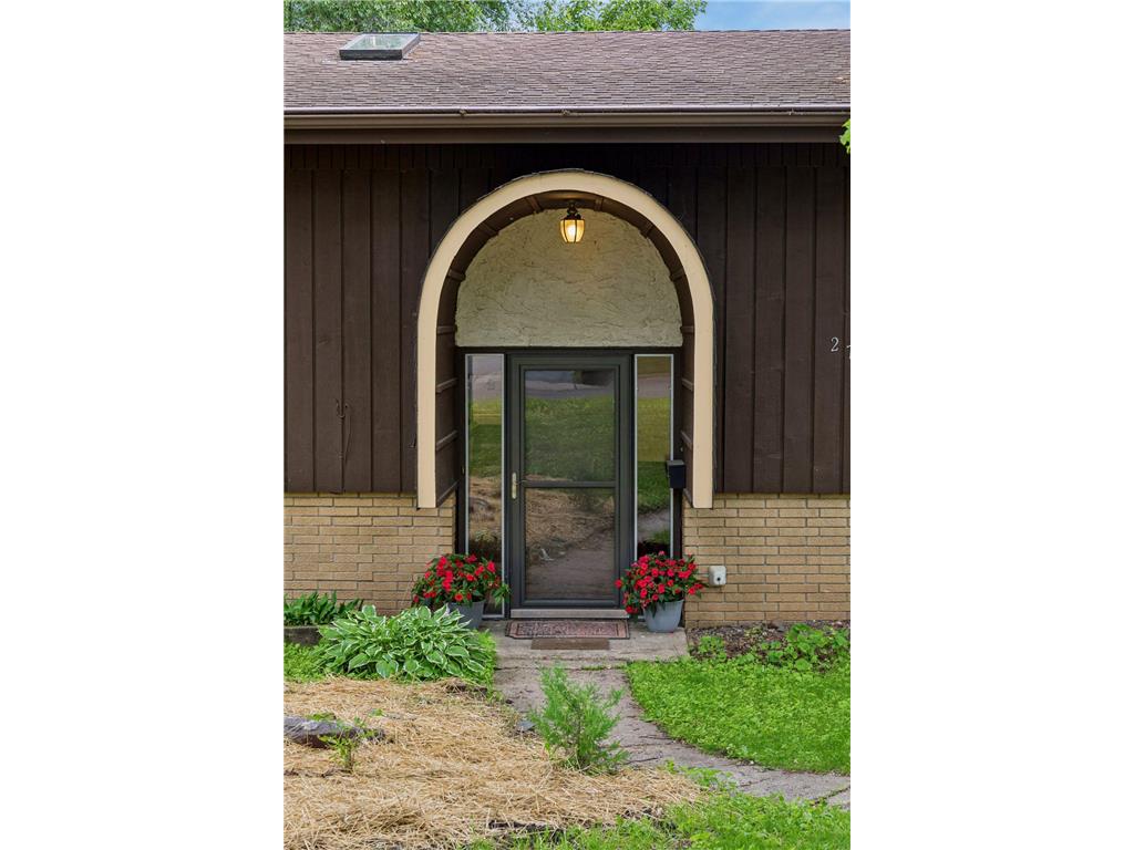 2700 Kyle Avenue N Golden Valley MN 55422 7095211 image3