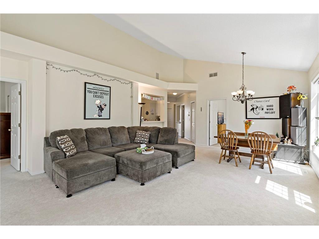2700 Oak Ridge Trail Woodbury MN 55125 7054801 image14