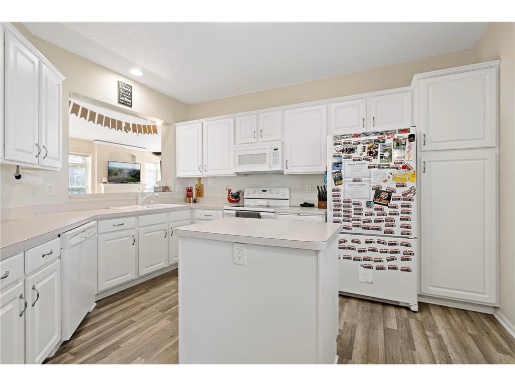 2700 Oak Ridge Trail Woodbury MN 55125 7054801 image3