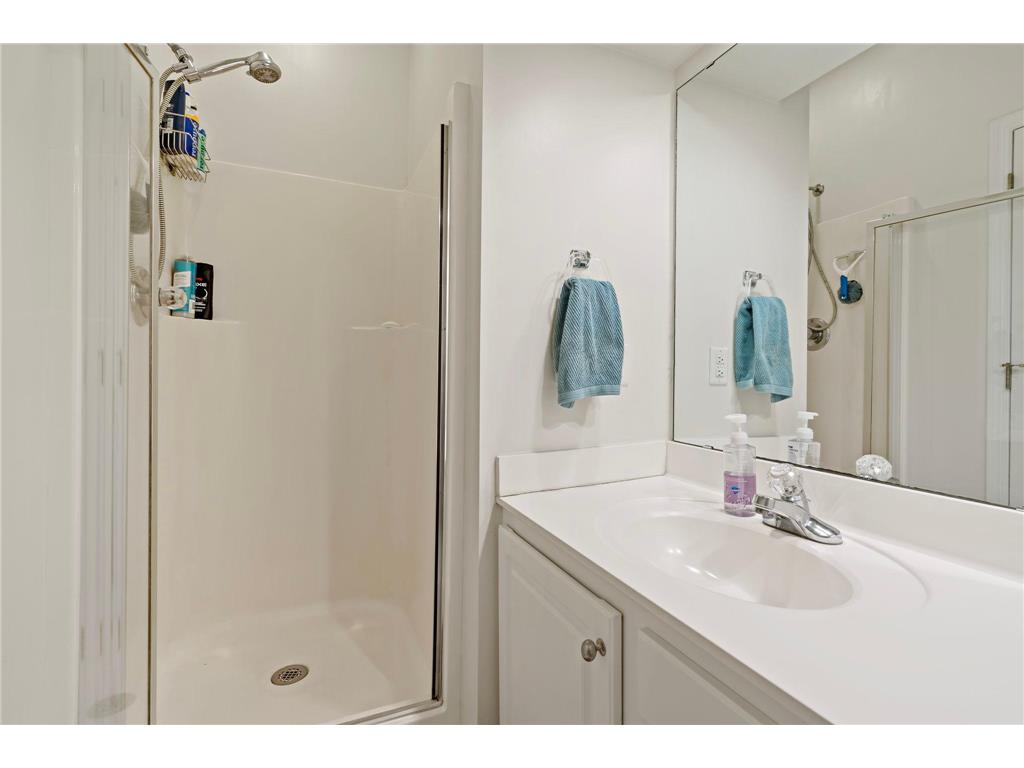 2700 Oak Ridge Trail Woodbury MN 55125 7054801 image8