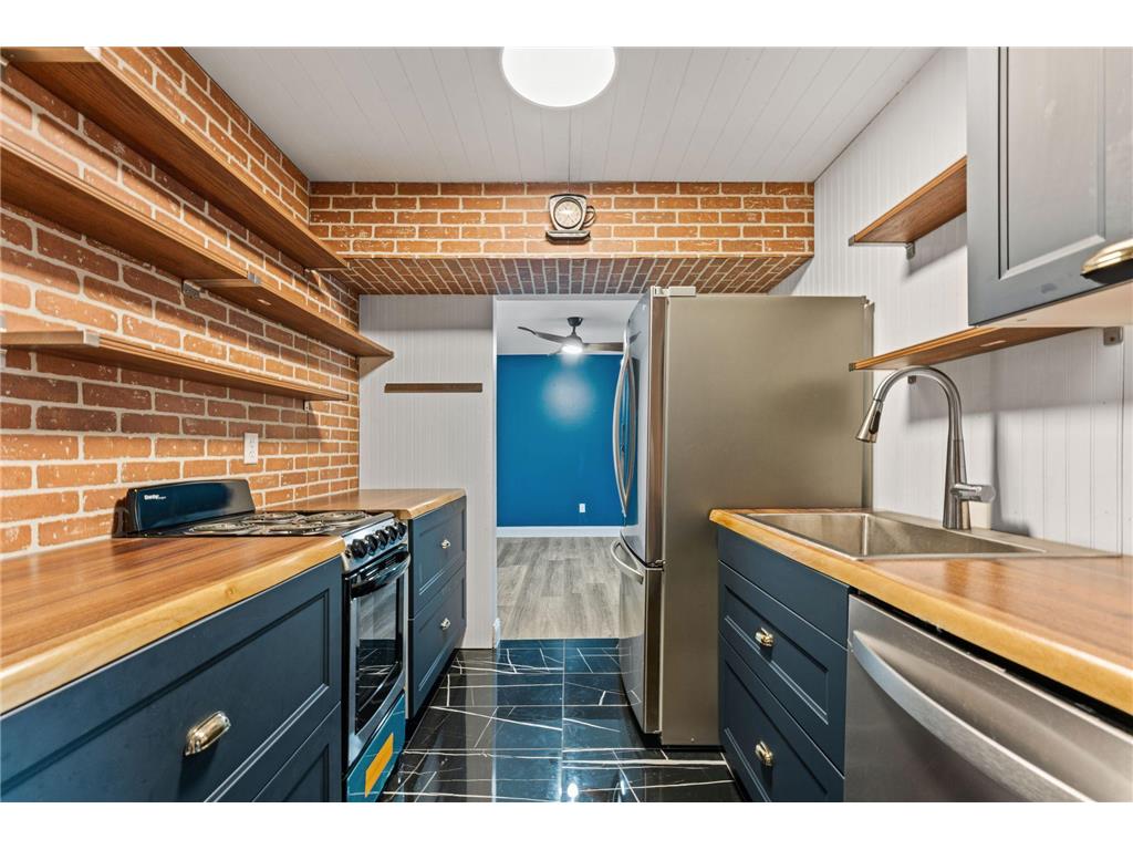 2700 Oxford Street N #101 Roseville MN 55113 7057425 image7